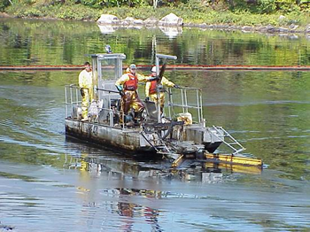 One of three of the Department's JBF skimmer systems recovering #6 oil on Sanborn Pond