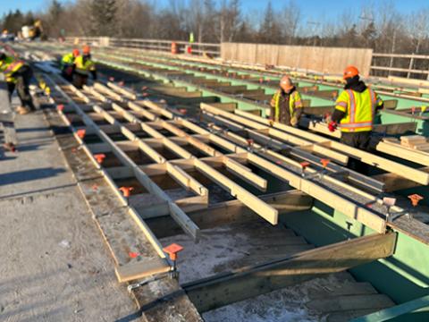 construction of a bridge in pittsfield over I95