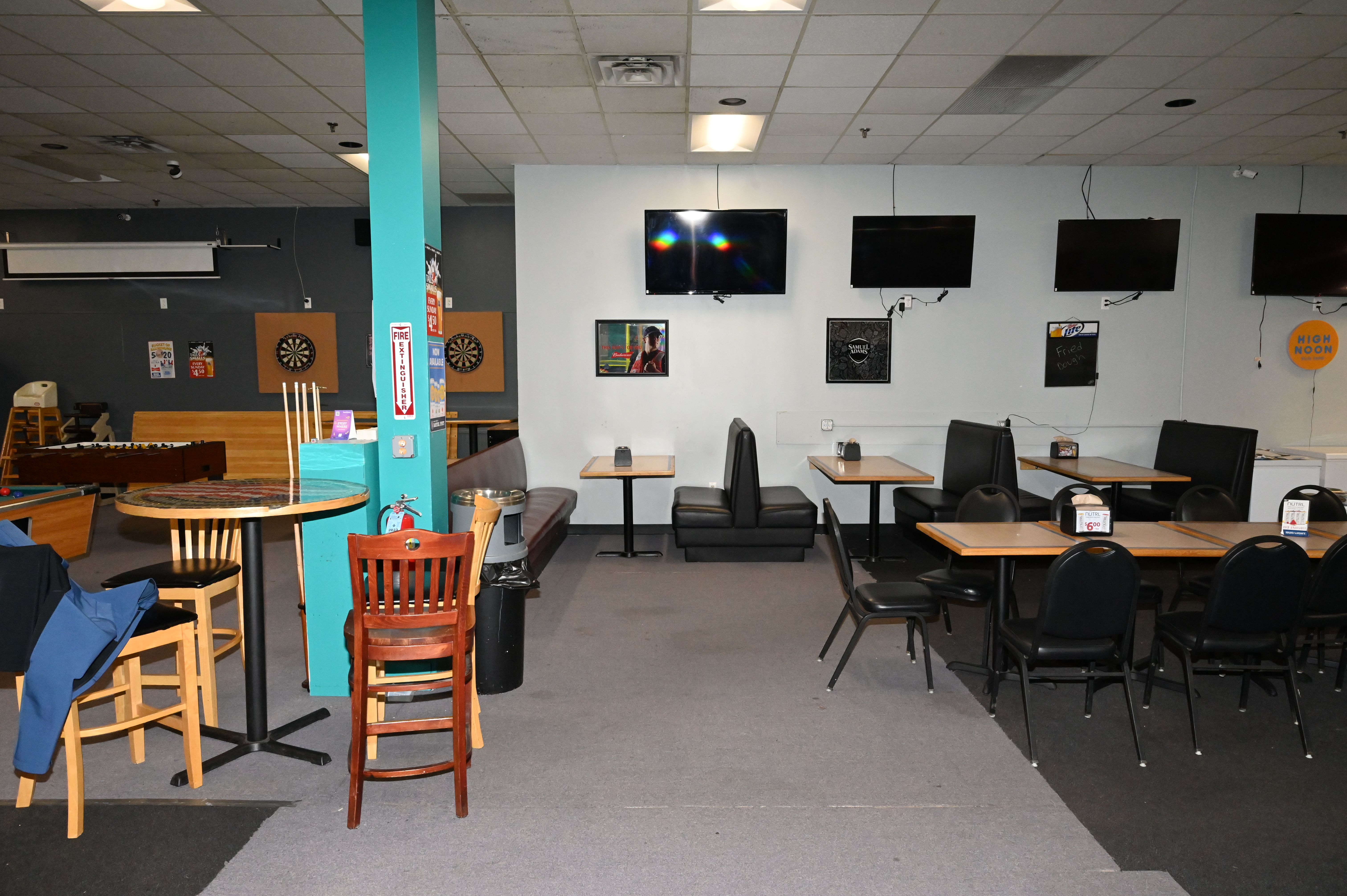 BOWLING ALLEY LEFT SIDE INTERIOR