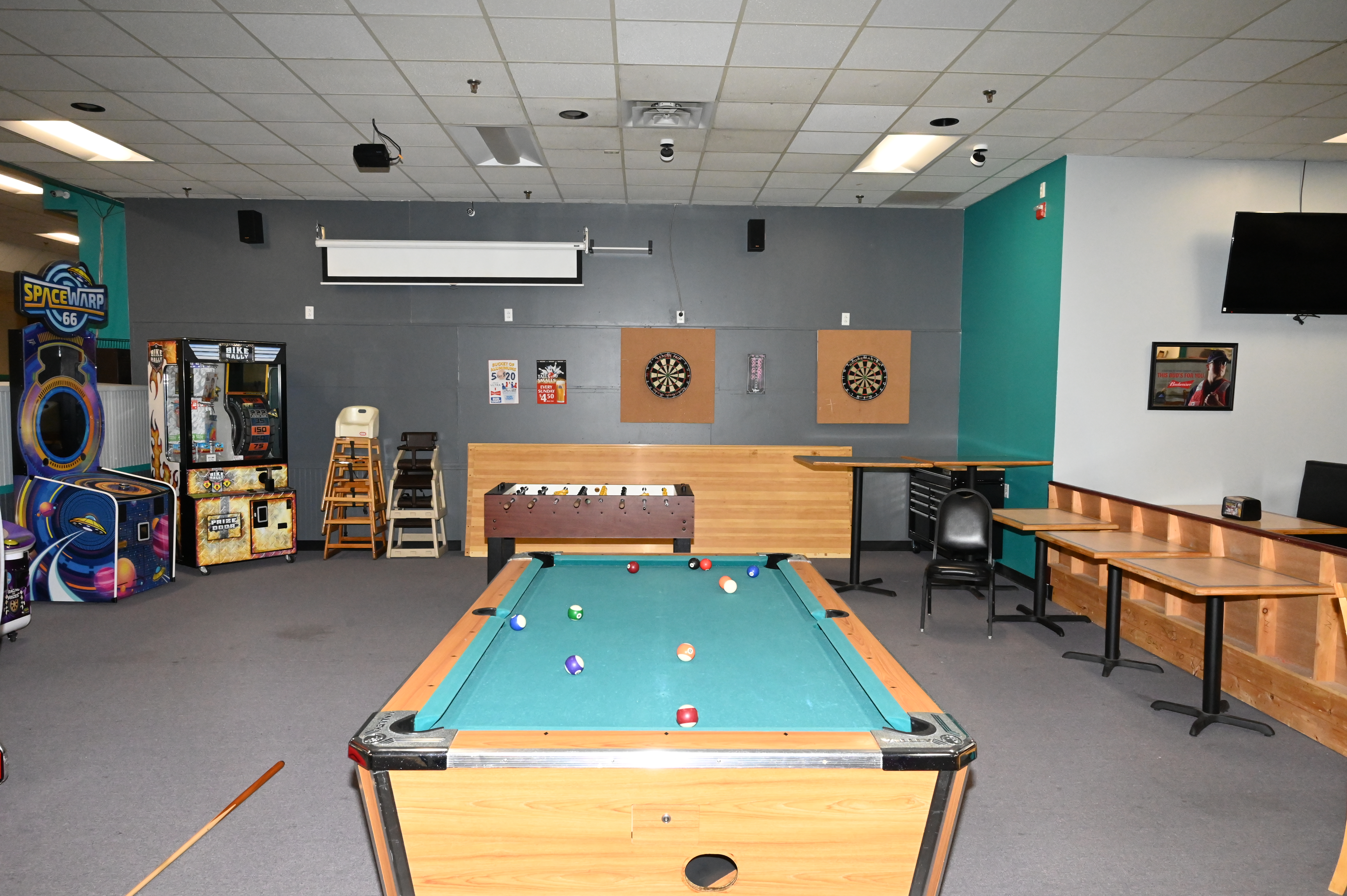 BOWLING ALLEY LEFT SIDE INTERIOR