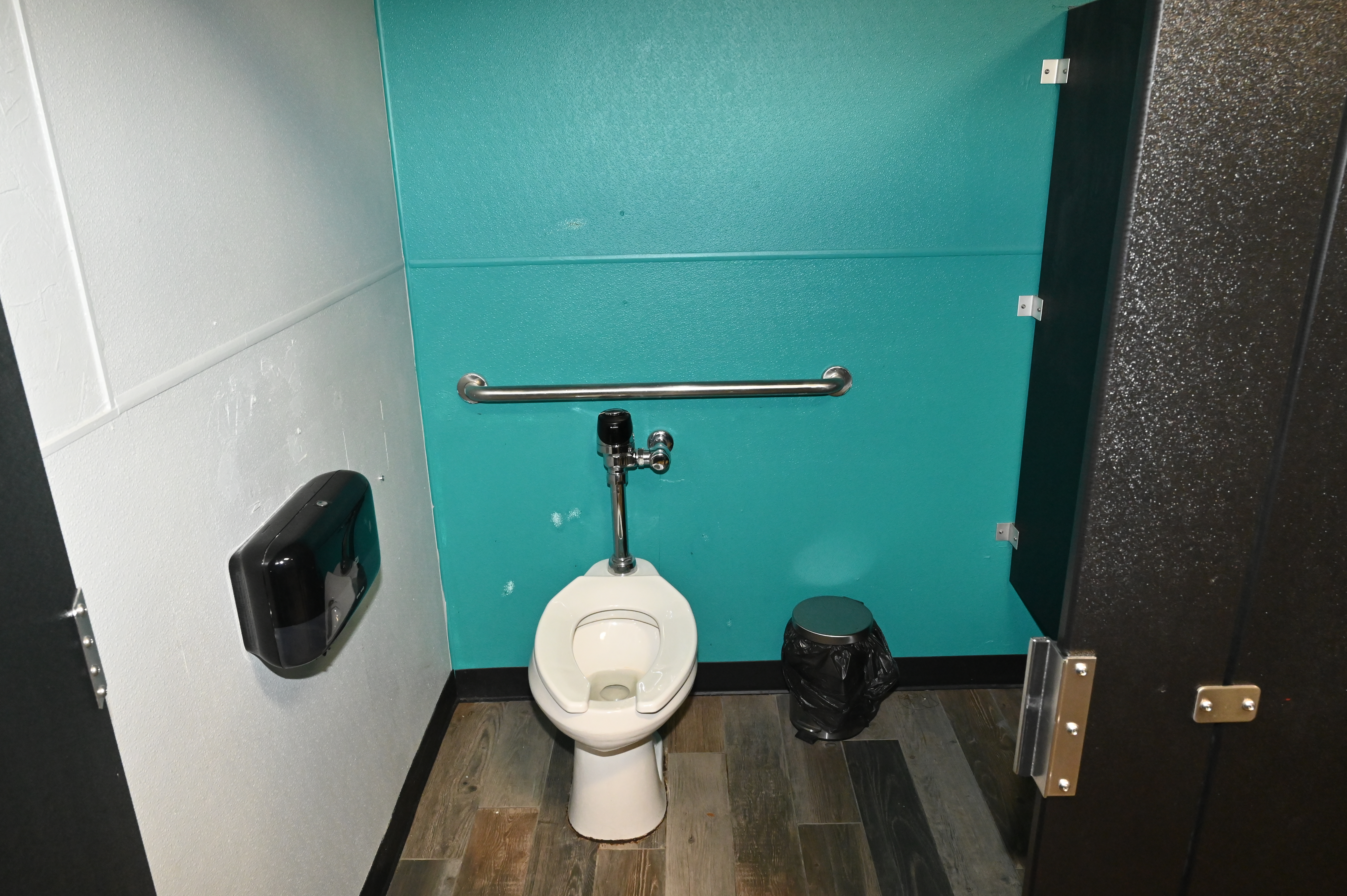 BOWLING ALLEY LEFT SIDE INTERIOR