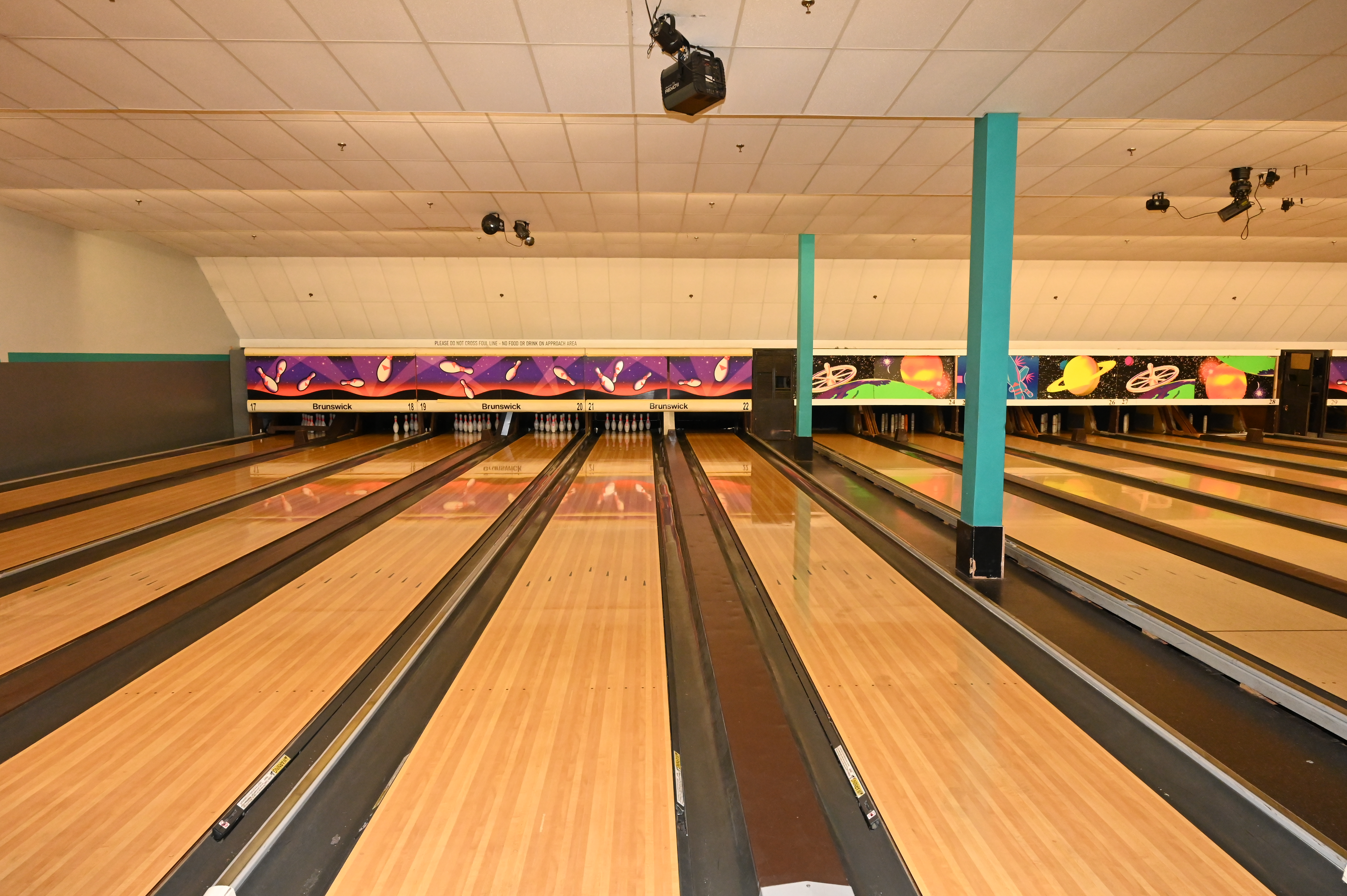 BOWLING ALLEY LEFT SIDE INTERIOR