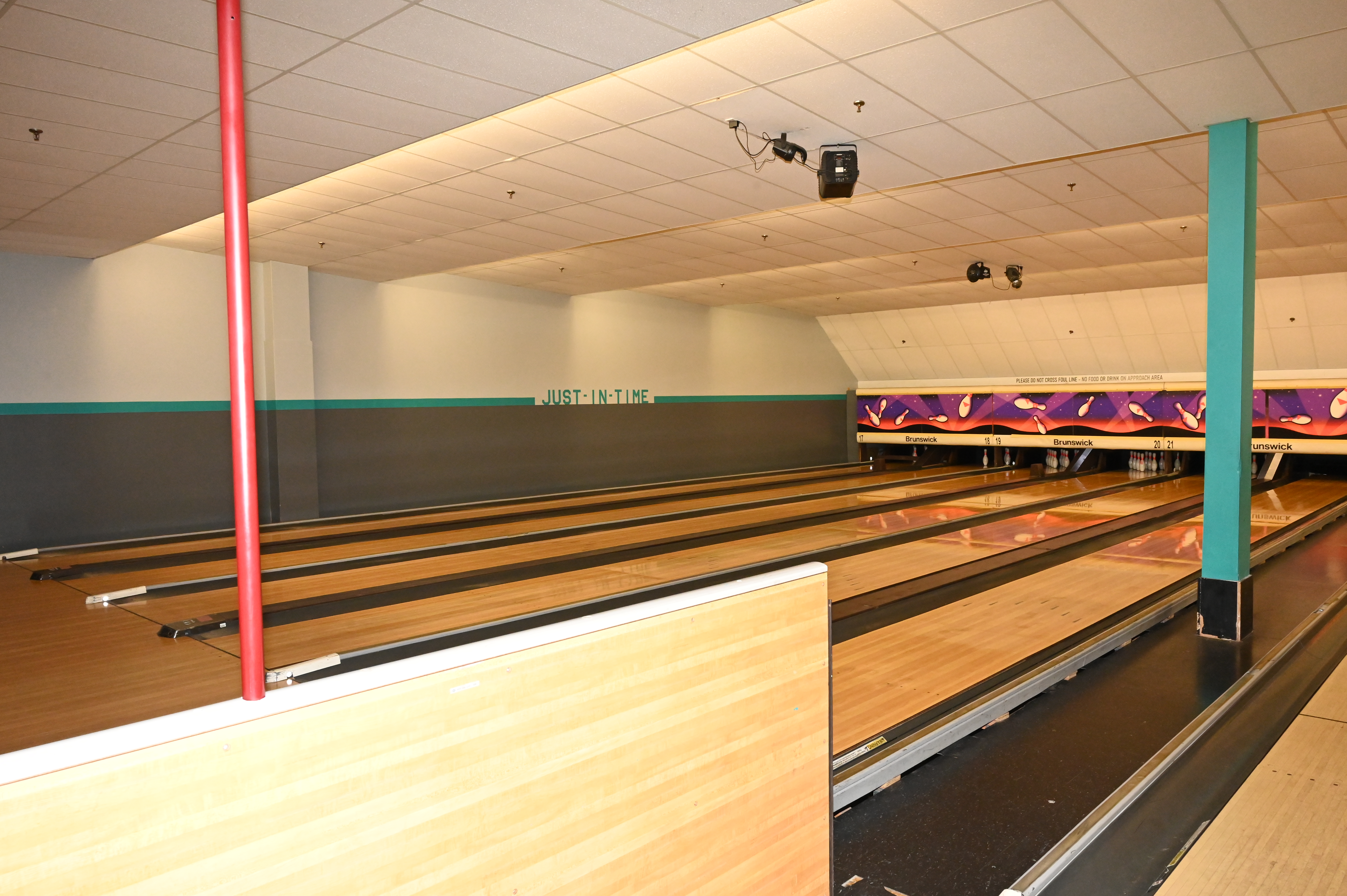 BOWLING ALLEY LEFT SIDE INTERIOR