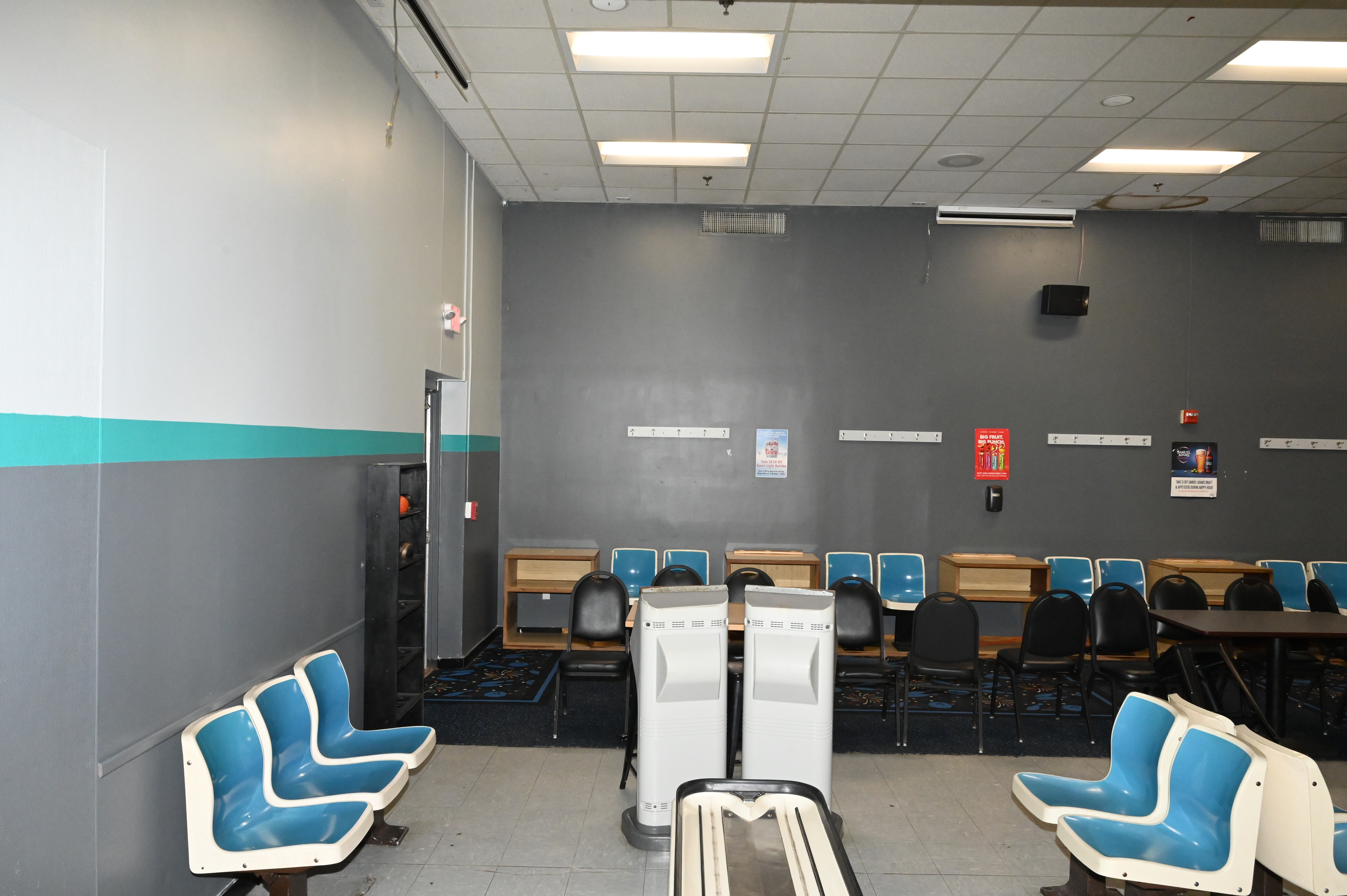 BOWLING ALLEY LEFT SIDE INTERIOR