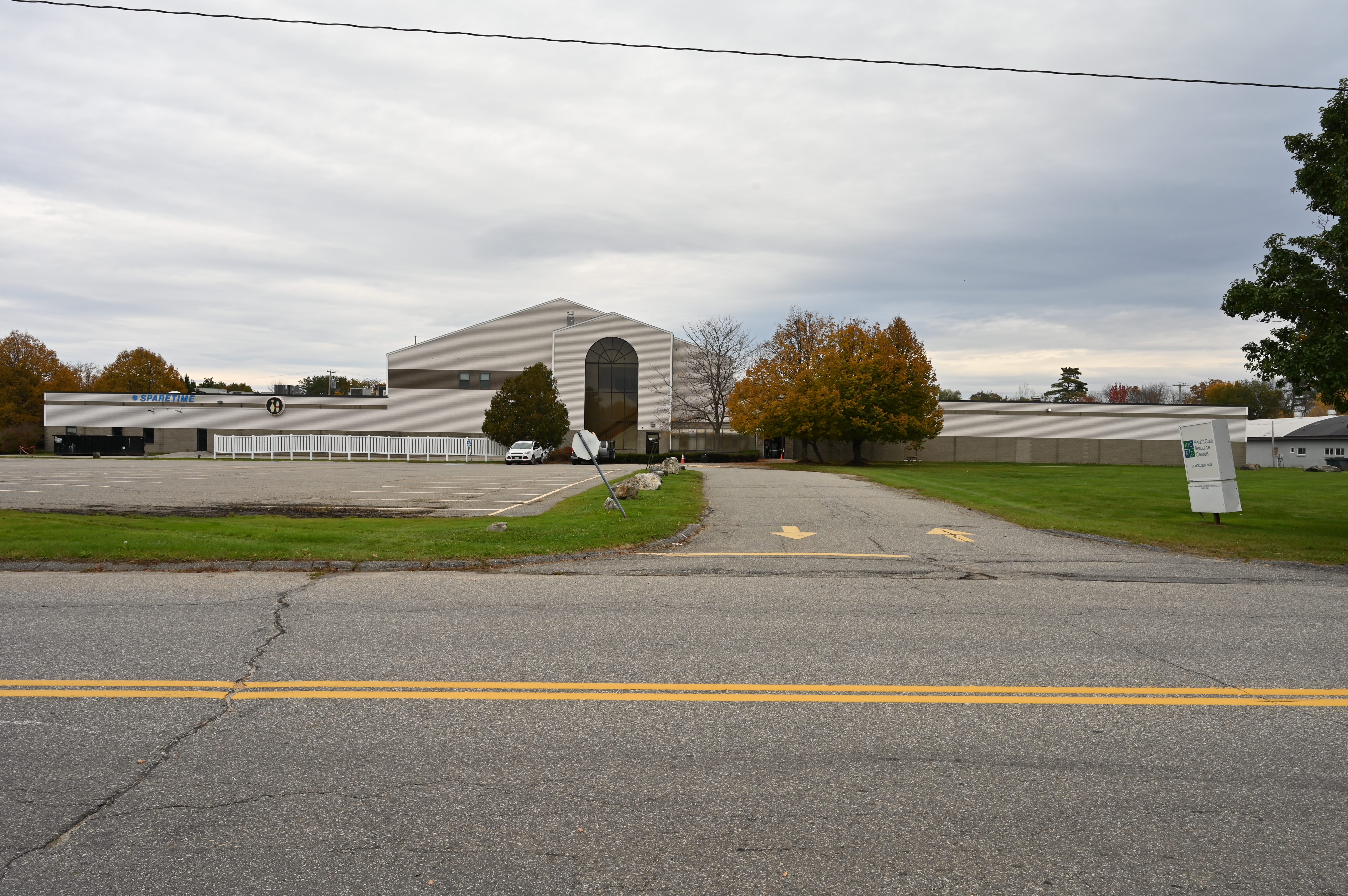 BOWLING ALLEY-OVERALL EXTERIOR (DAYTIME)