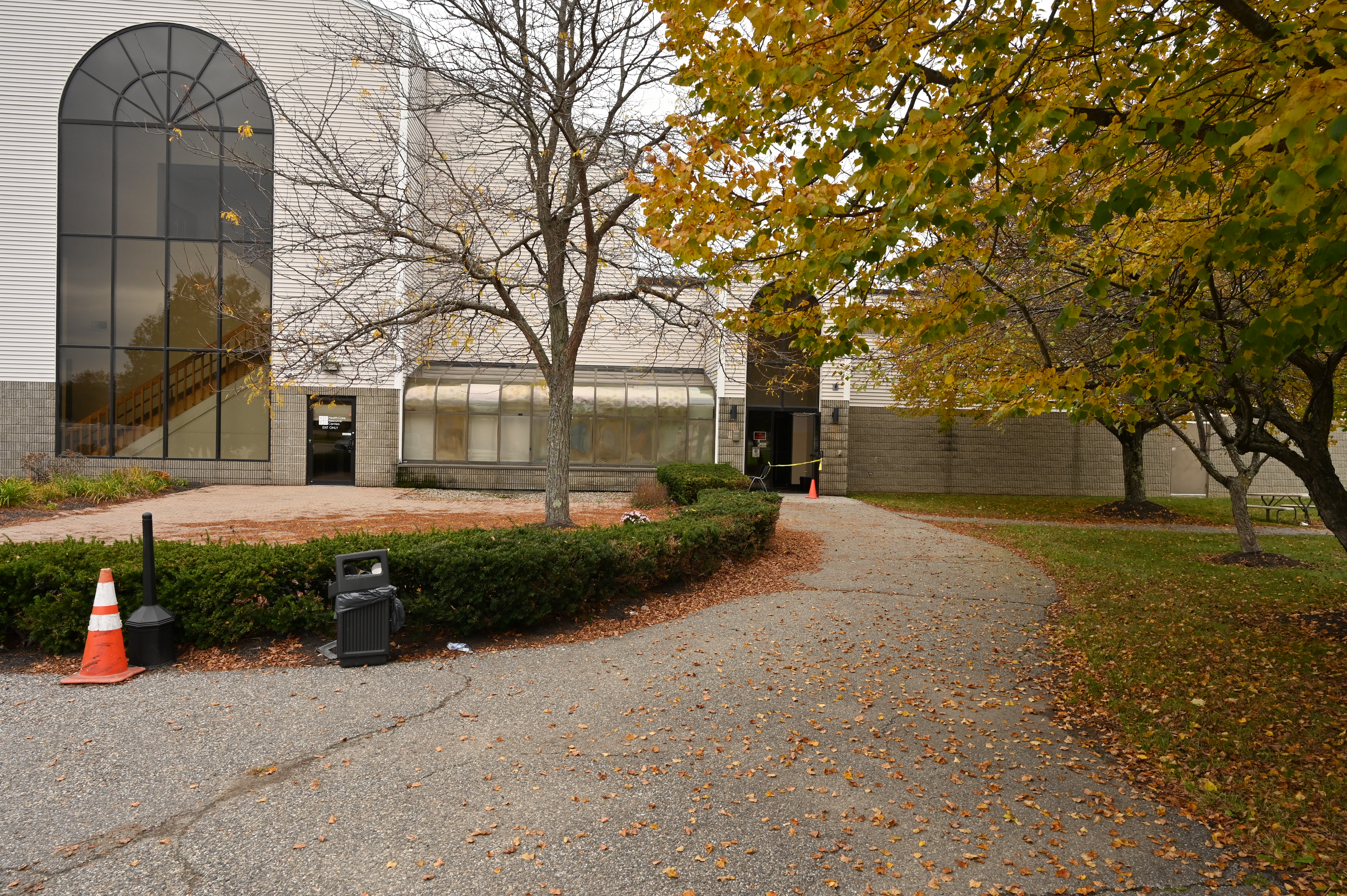 BOWLING ALLEY-OVERALL EXTERIOR (DAYTIME)
