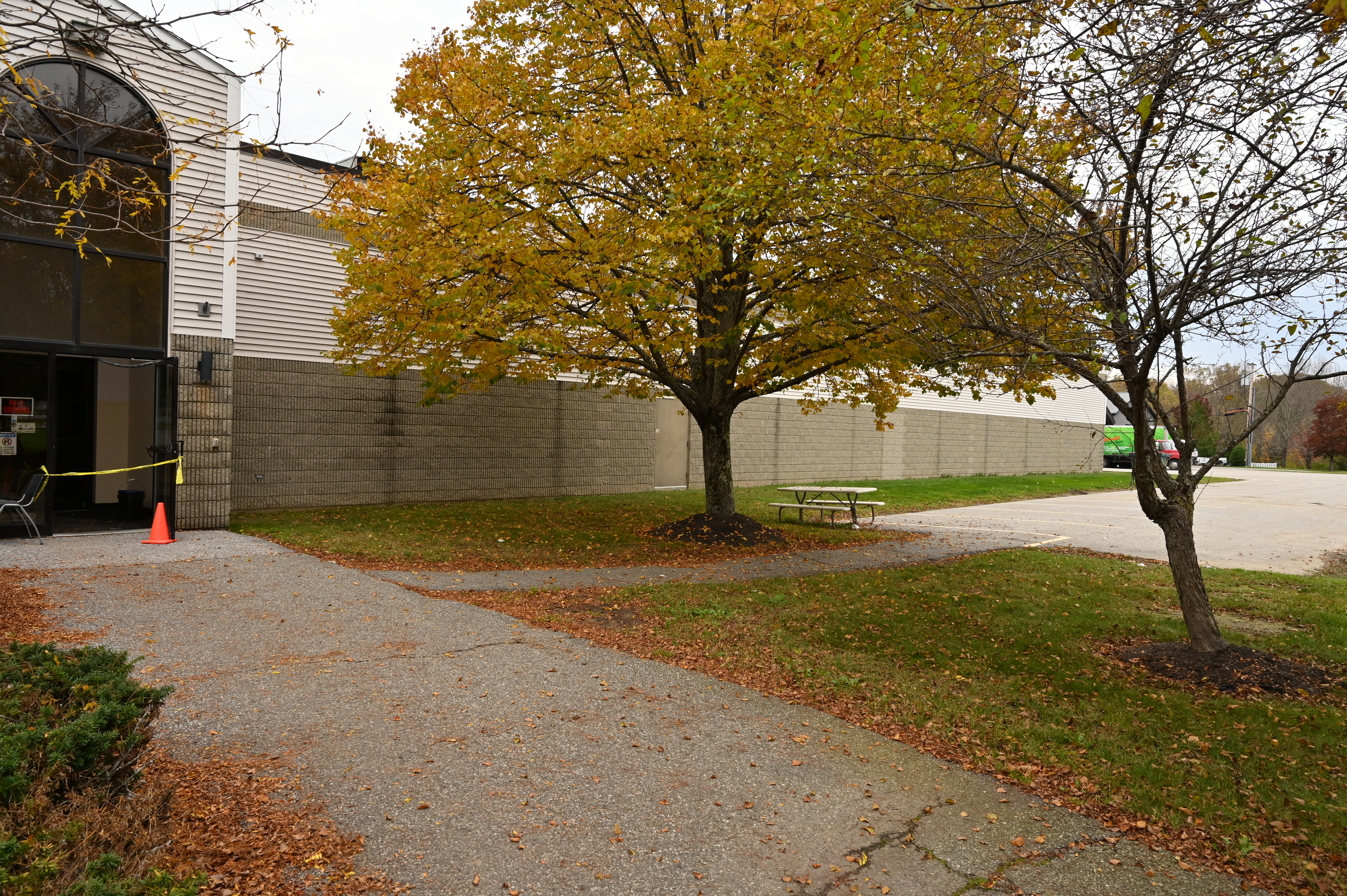 BOWLING ALLEY-OVERALL EXTERIOR (DAYTIME)