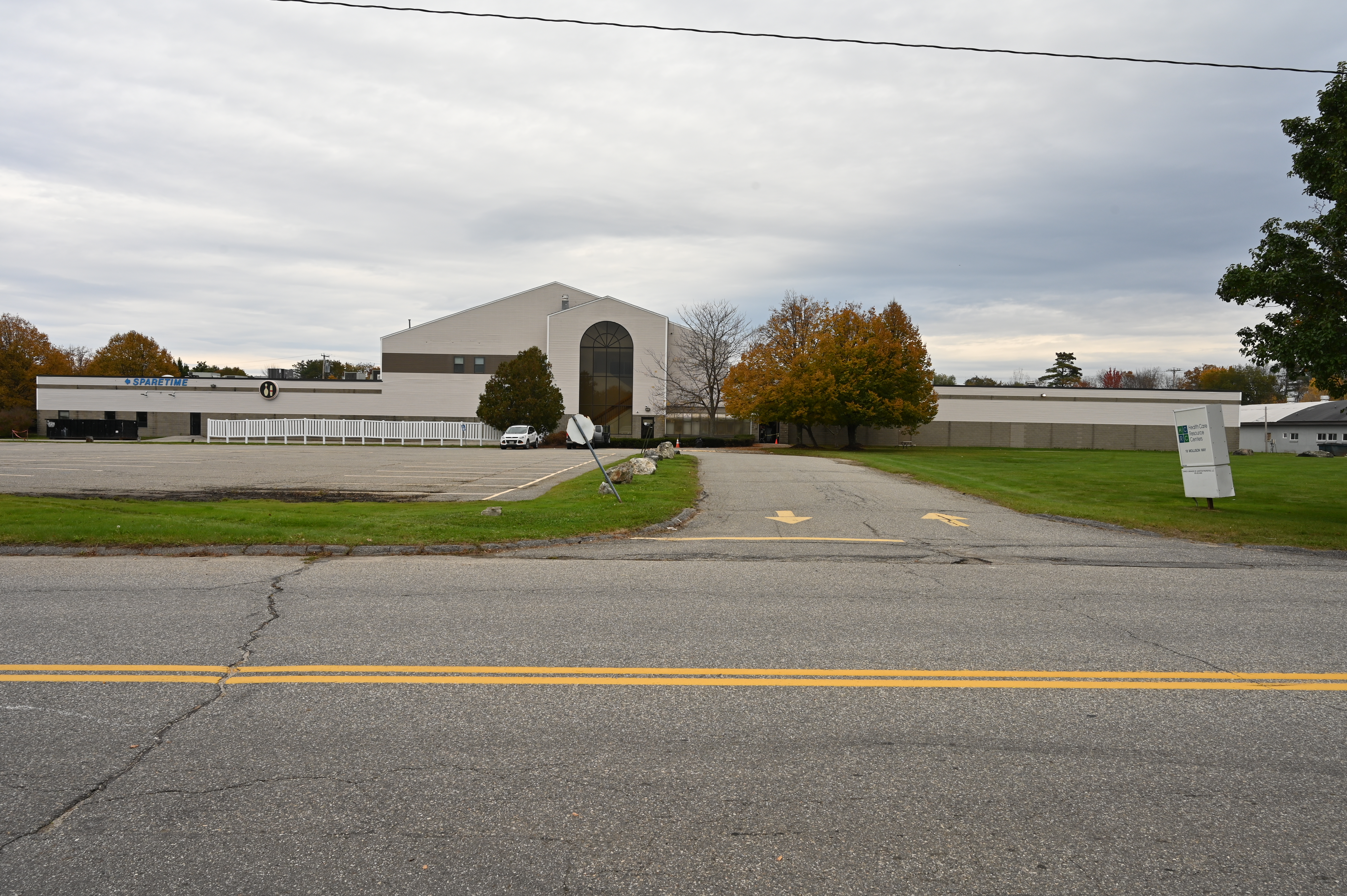 BOWLING ALLEY-OVERALL EXTERIOR (DAYTIME)