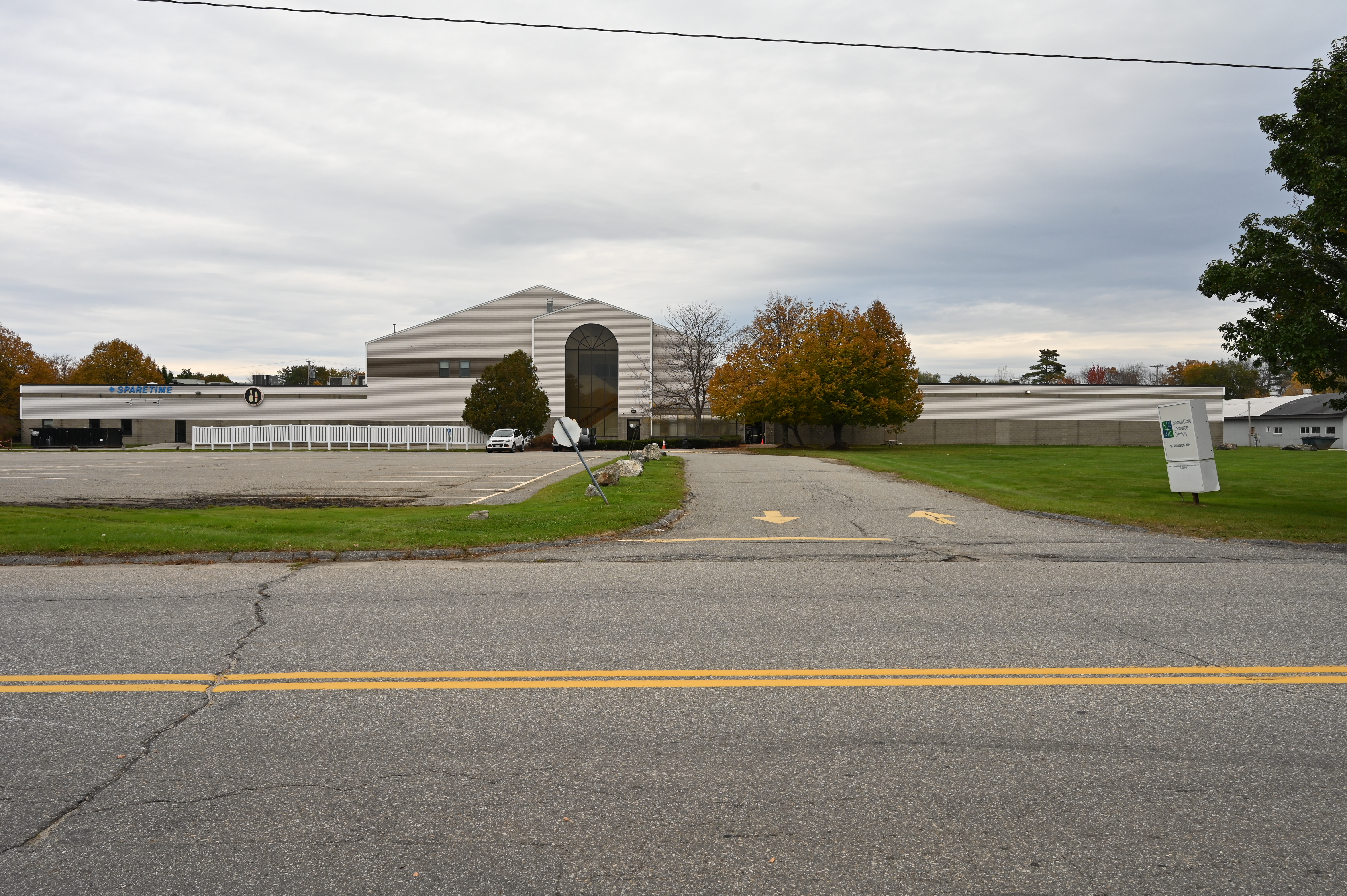 BOWLING ALLEY-OVERALL EXTERIOR (DAYTIME)