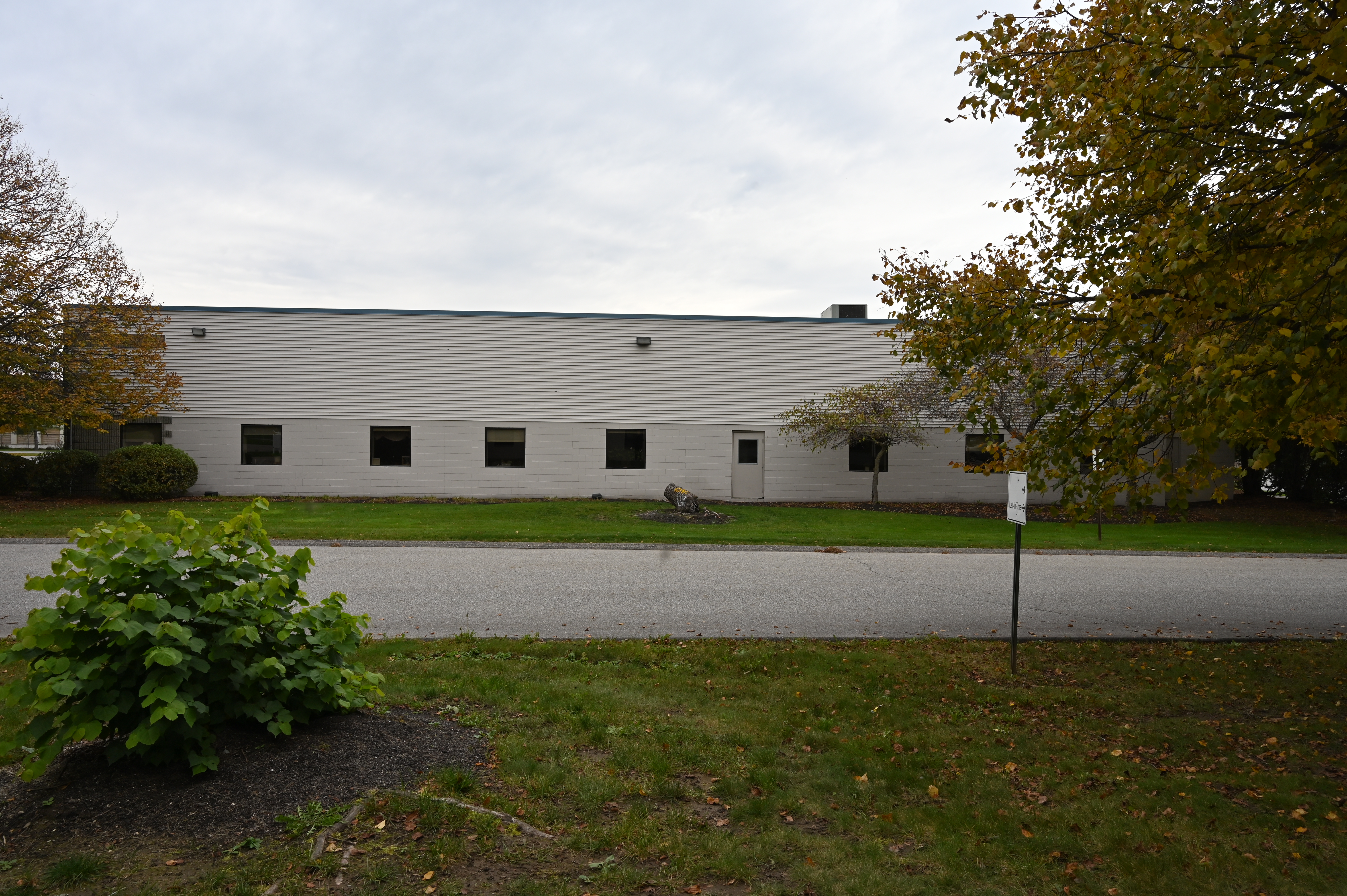 BOWLING ALLEY-OVERALL EXTERIOR (DAYTIME)