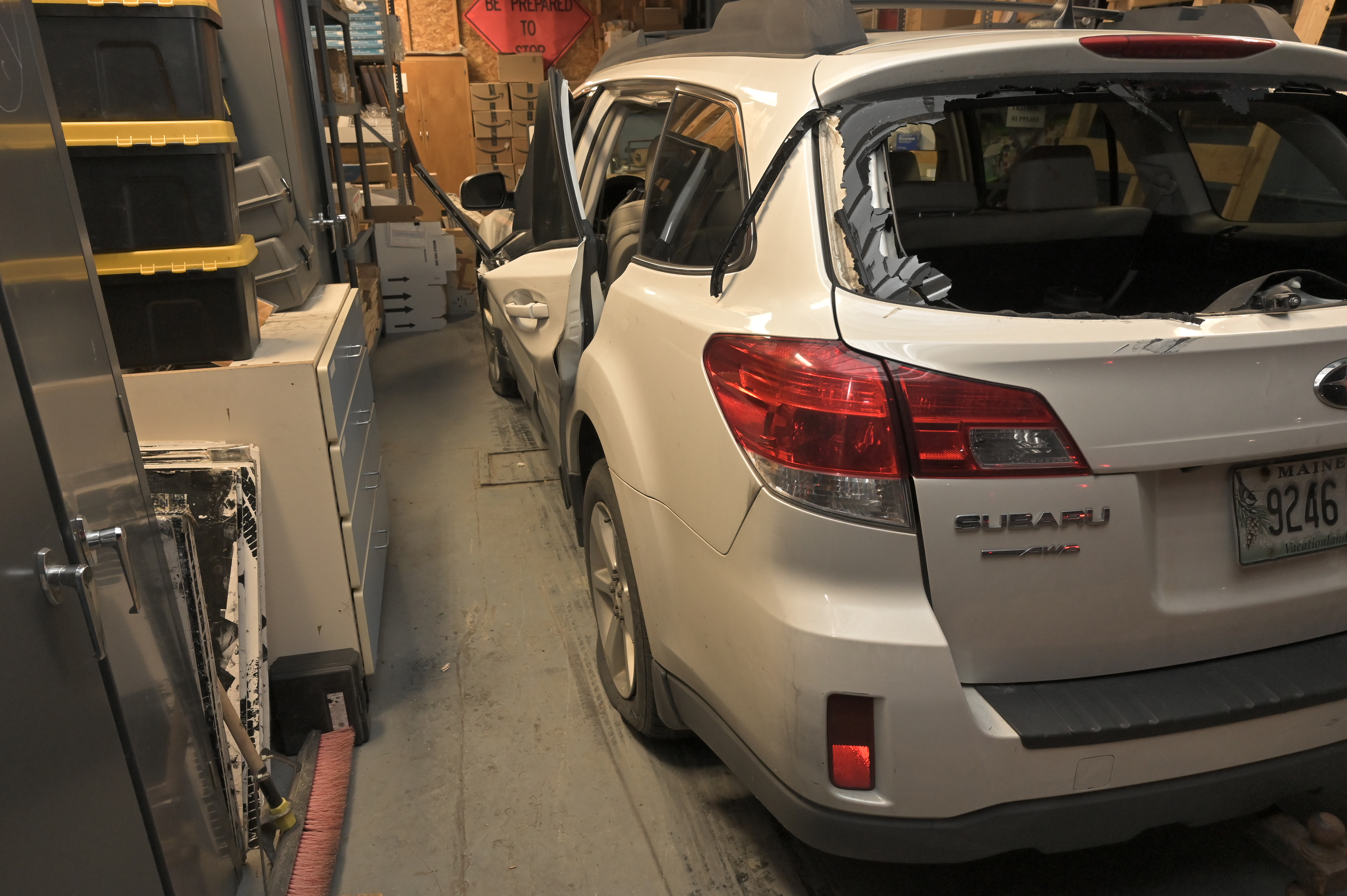 ROBERT CARD WHITE SUBARU