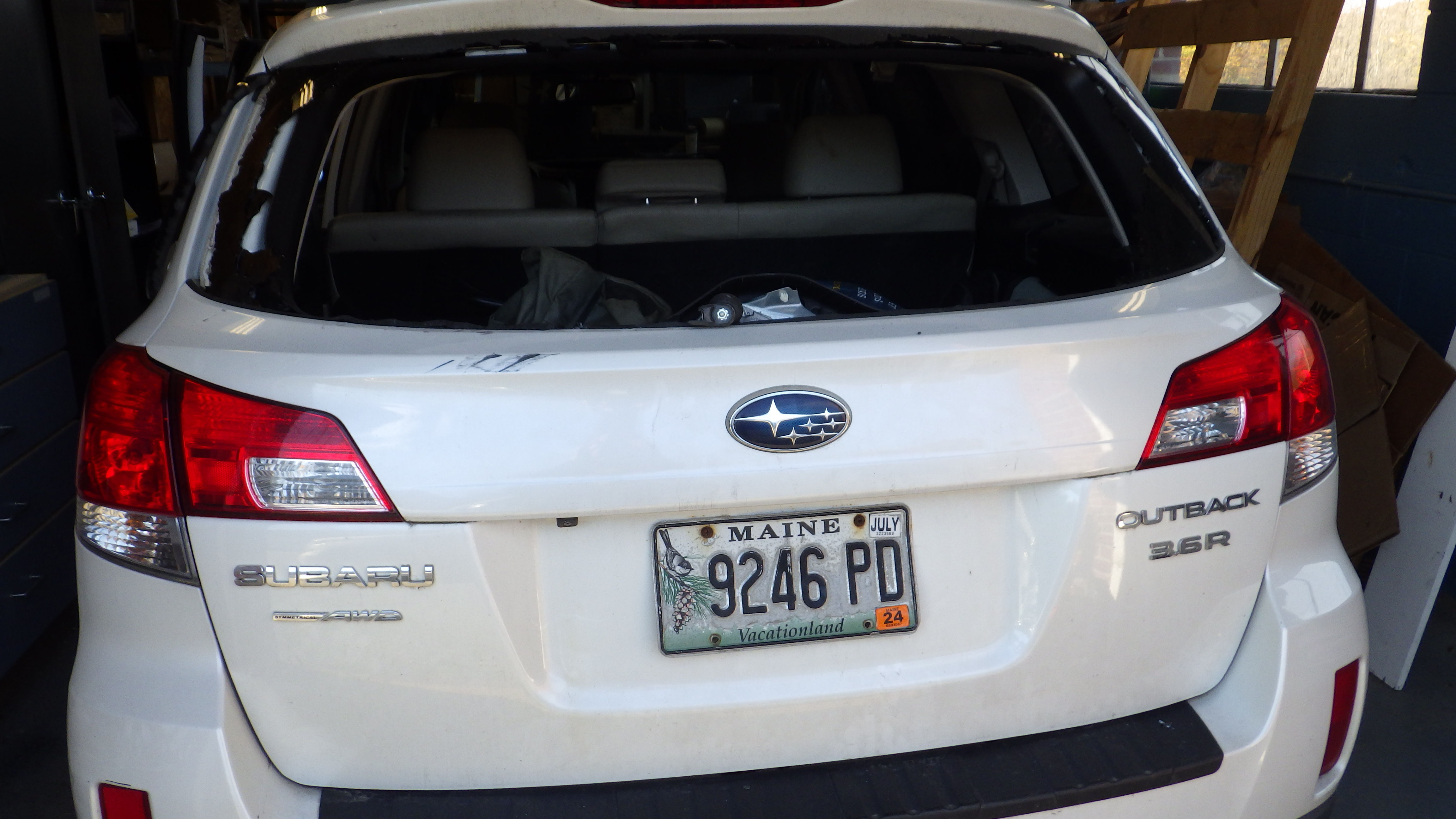 ROBERT CARD WHITE SUBARU