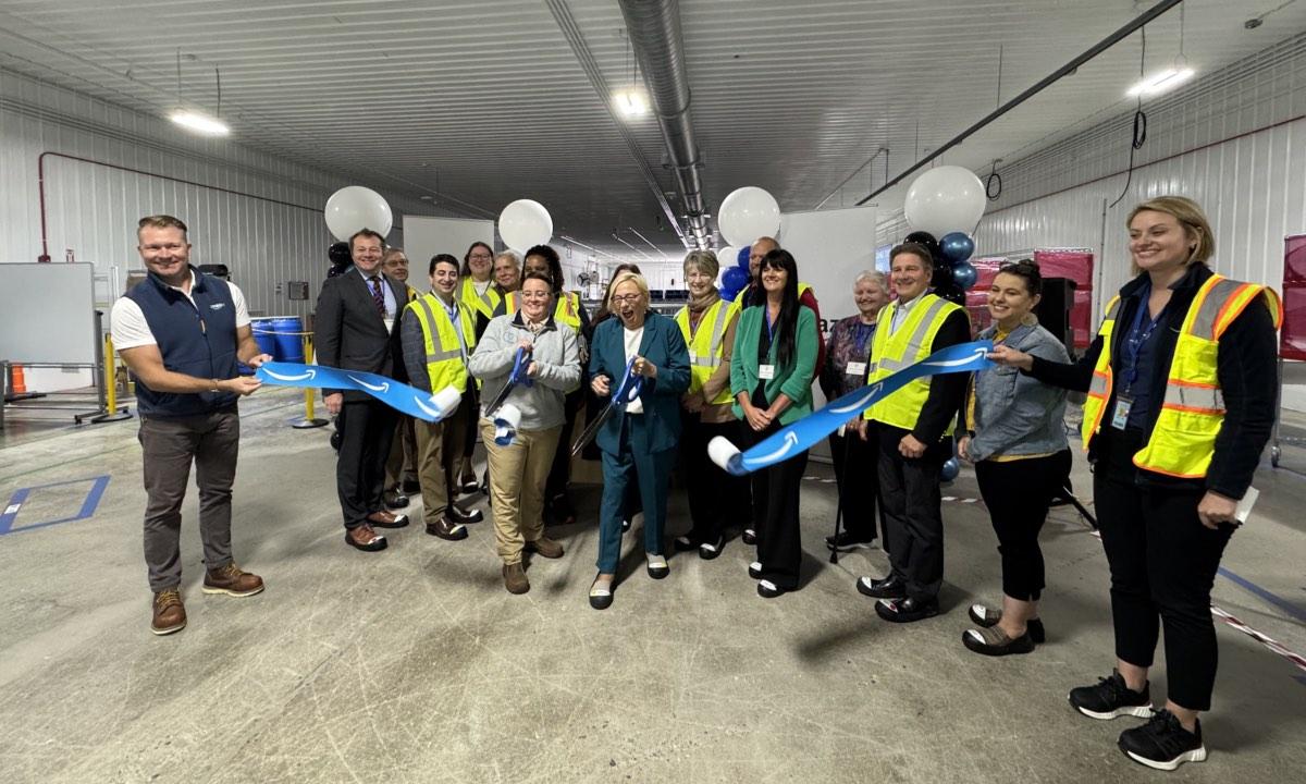 Governor Mills cuts the ribbon on Maine's first Amazon delivery station