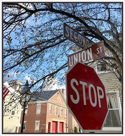 Street Sign with firehouse.Comm.Addressing optimized