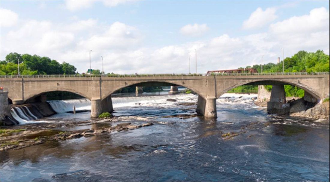 Downstream view of Ticonic bridge over stream